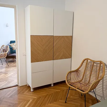 Large Home In Budapest * Budapest