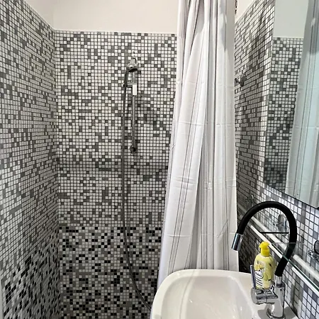 Large Home In Budapest Apartament *